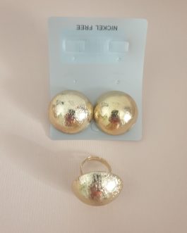 Z CONJUNTO FANTASIA DE ANILLO Y PENDIENTES BOTON DORADO